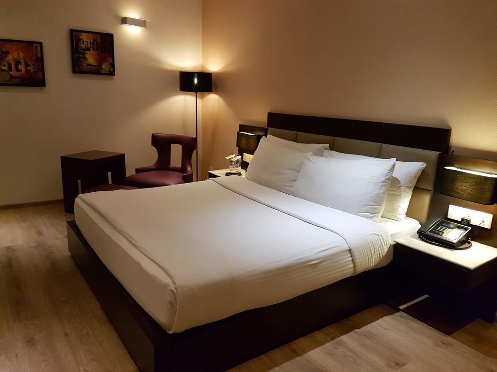 Hotel Levana, Hazratganj Lucknow Kamer foto