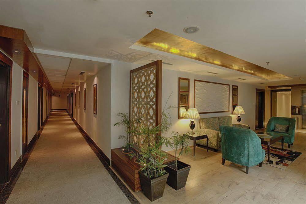 Hotel Levana, Hazratganj Lucknow Buitenkant foto